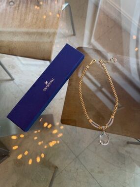 Swarovski Rare Vintage Gold Crystal Teardrop Pendant Necklace